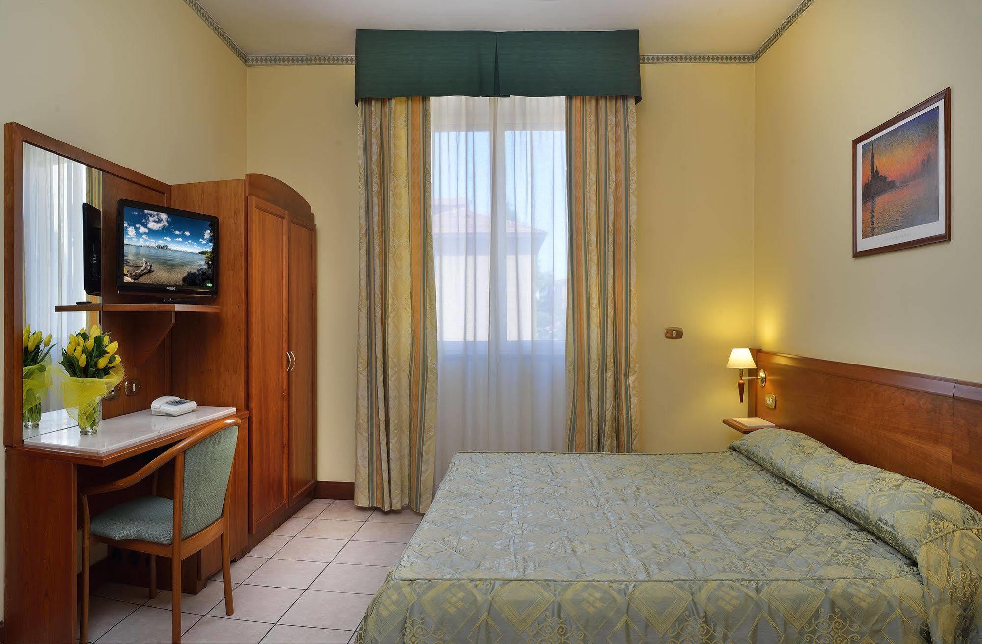 Astor Hotel Болонья Экстерьер фото